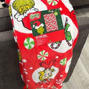 The Grinch Cindy Lou Dr. Seuss Red Grinch Christmas Festive Plush Blanket Throw